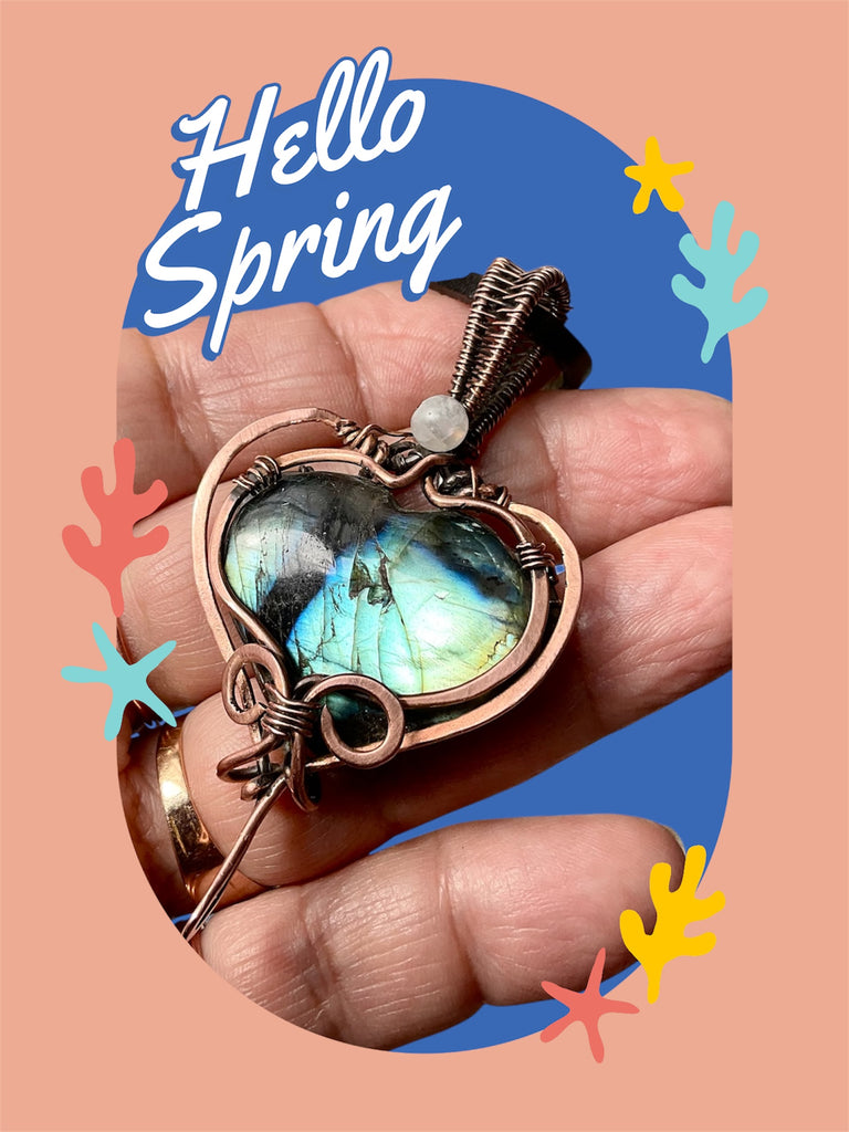 Labradorite Puffy Heart With Moonstone Accent.