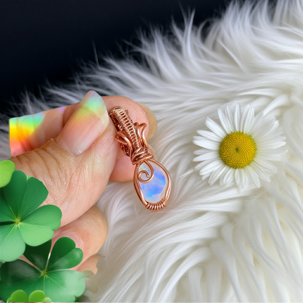 Moonstone Mini Pendant - Connie’s Crystals 