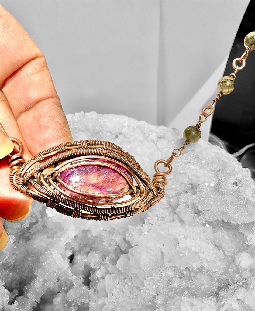 Labradorite Dragon Eye Pendant - Connie’s Crystals 