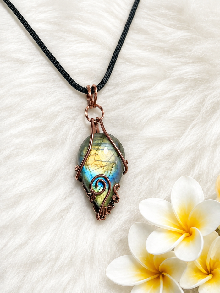 Labradorite Copper Wire Wrapped Pendant