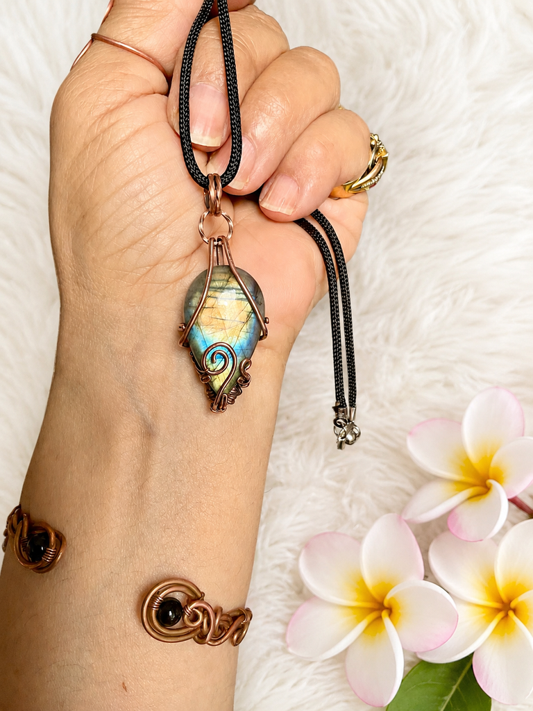Labradorite Copper Wire Wrapped Pendant