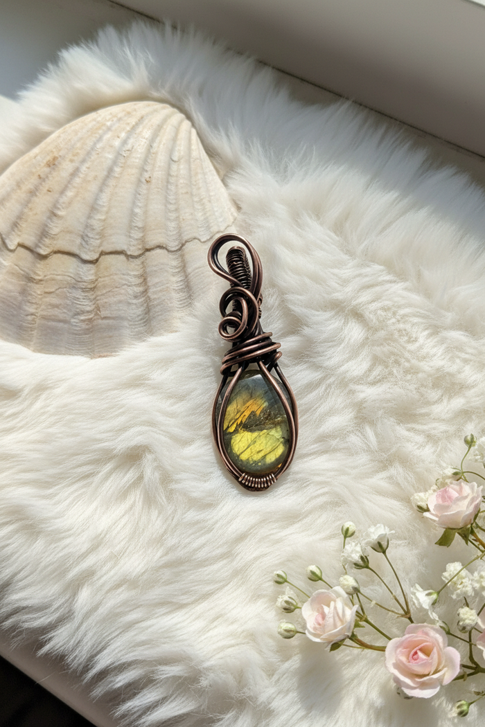 Wire Wrapped Labradorite Pendant - Connie’s Crystals 