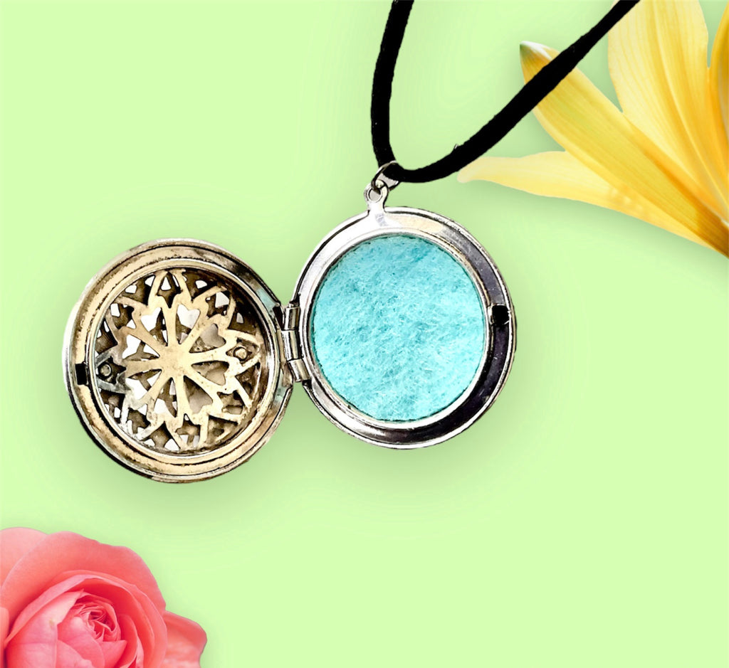 Aromatherapy Locket Pendants - Connie’s Crystals 