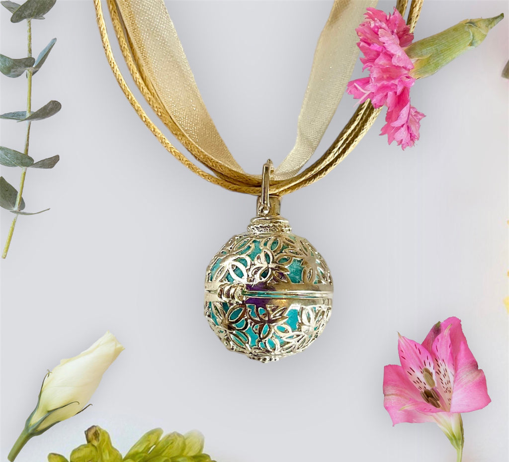 Aromatherapy Locket Pendants - Connie’s Crystals 