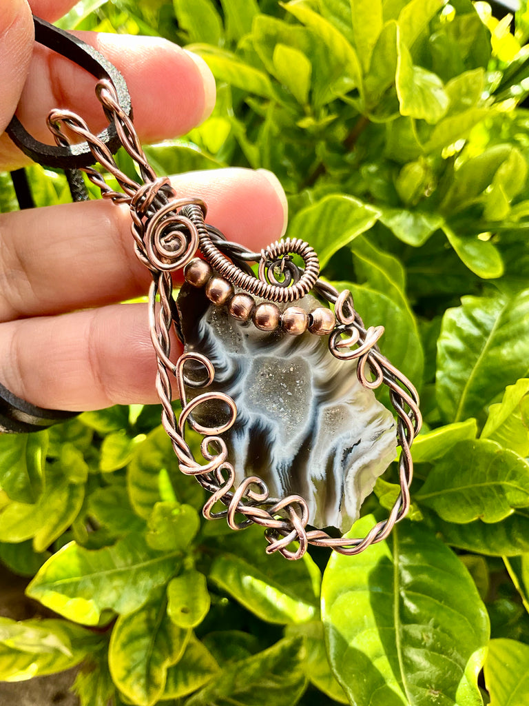 Black & White Wire Wrapped Druzy Geode Agate - Connie’s Crystals 