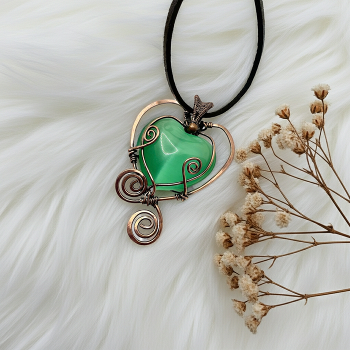 Green Cats Eye Heart Pendant - Connie’s Crystals 