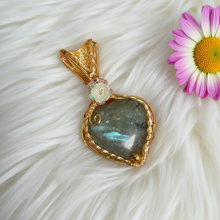 Labradorite Heart Wire Wrapped Pendant - Connie’s Crystals 