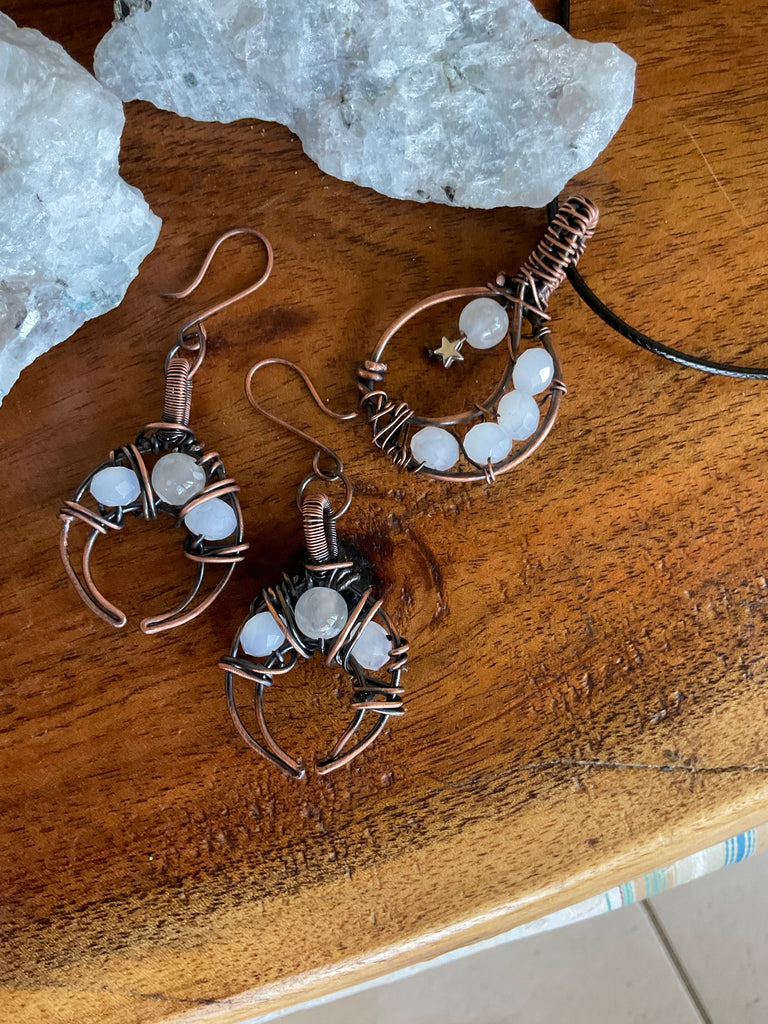 Selenite And Moonstone Moon Pendant - Connie’s Crystals 